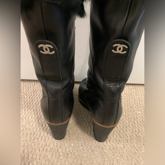 RESERVED - Authentic CHANEL Leather Fur Boots (Only available until Nov 15) - Picture 5 of 13